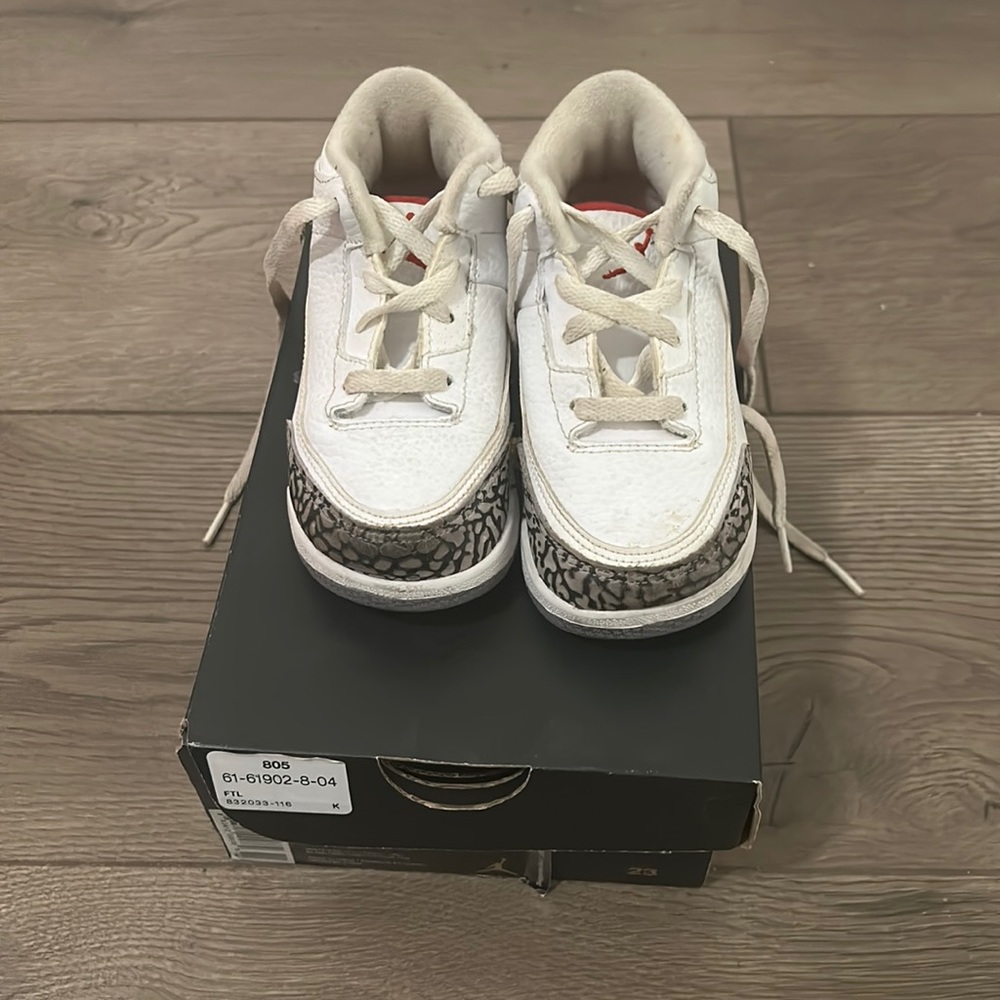 Air Jordan 3 Retro BT size 8c White & Red